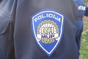Slika PU_OB/MUP-ILUSTRACIJE-NOVA GALERIJA/policajac03.jpg